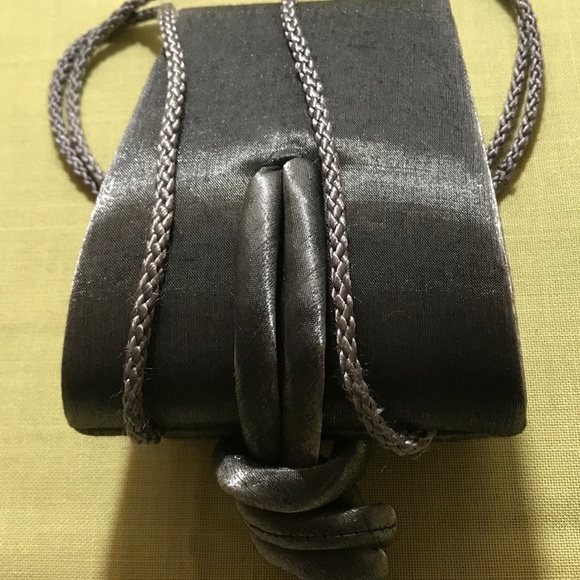 La Regale shiny grey vintage clutch - Picture 5 of 8